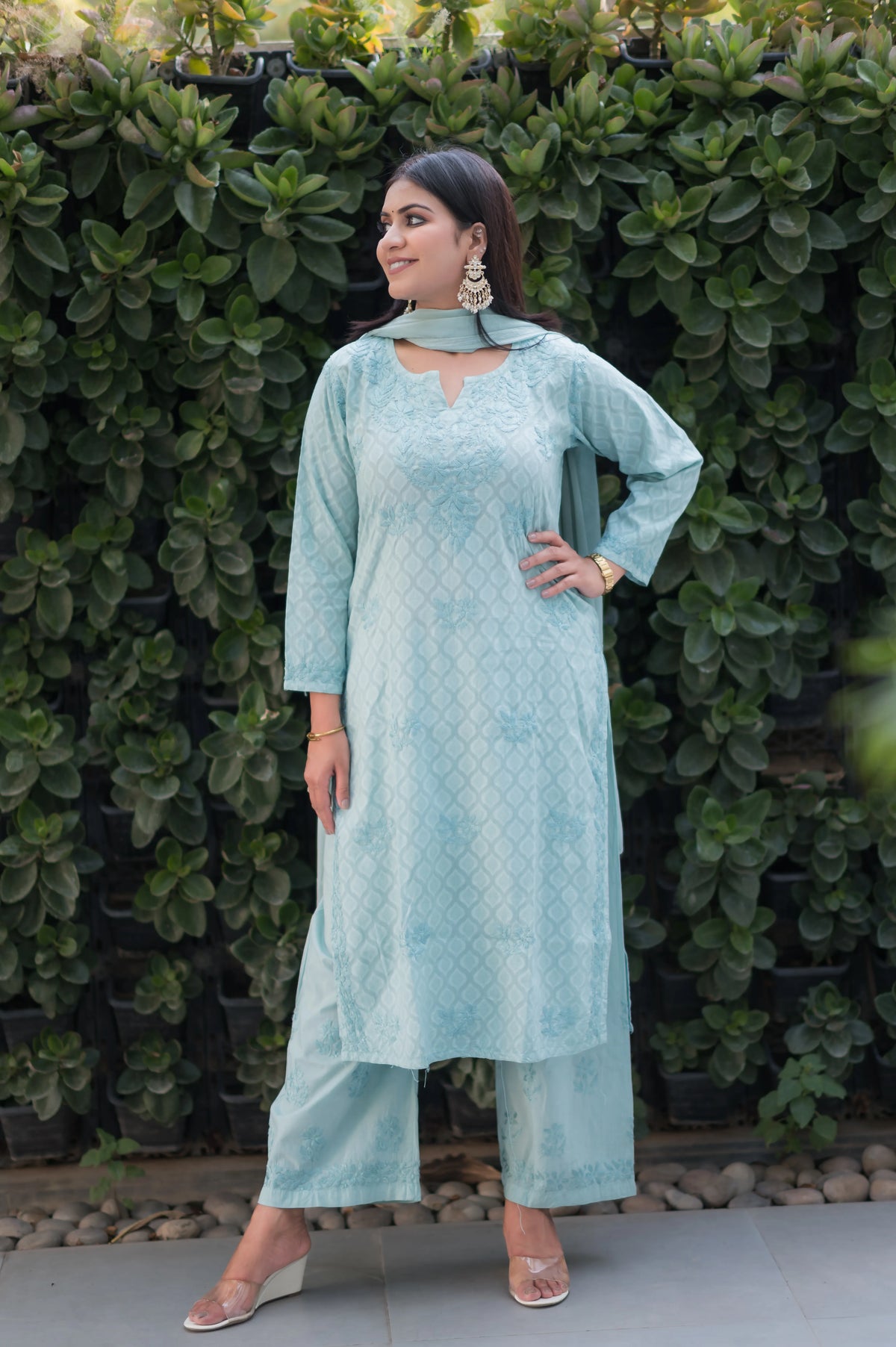 Frontal shot of an Alfiya Mul Mul Kurti Set, ideal for humid weather, with stylish Chikankari design.