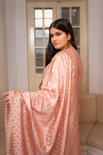 Close-up of a Pink chanderi kurti, highlighting the detailed Chikankari and Zari on the chanderi fabric.