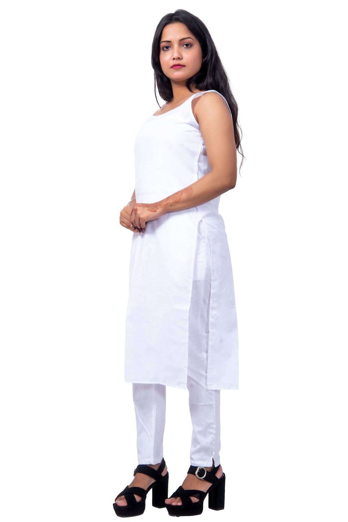 White Side View Cotton Inner for Women – Sleeveless Pure Cotton Base Layer.
