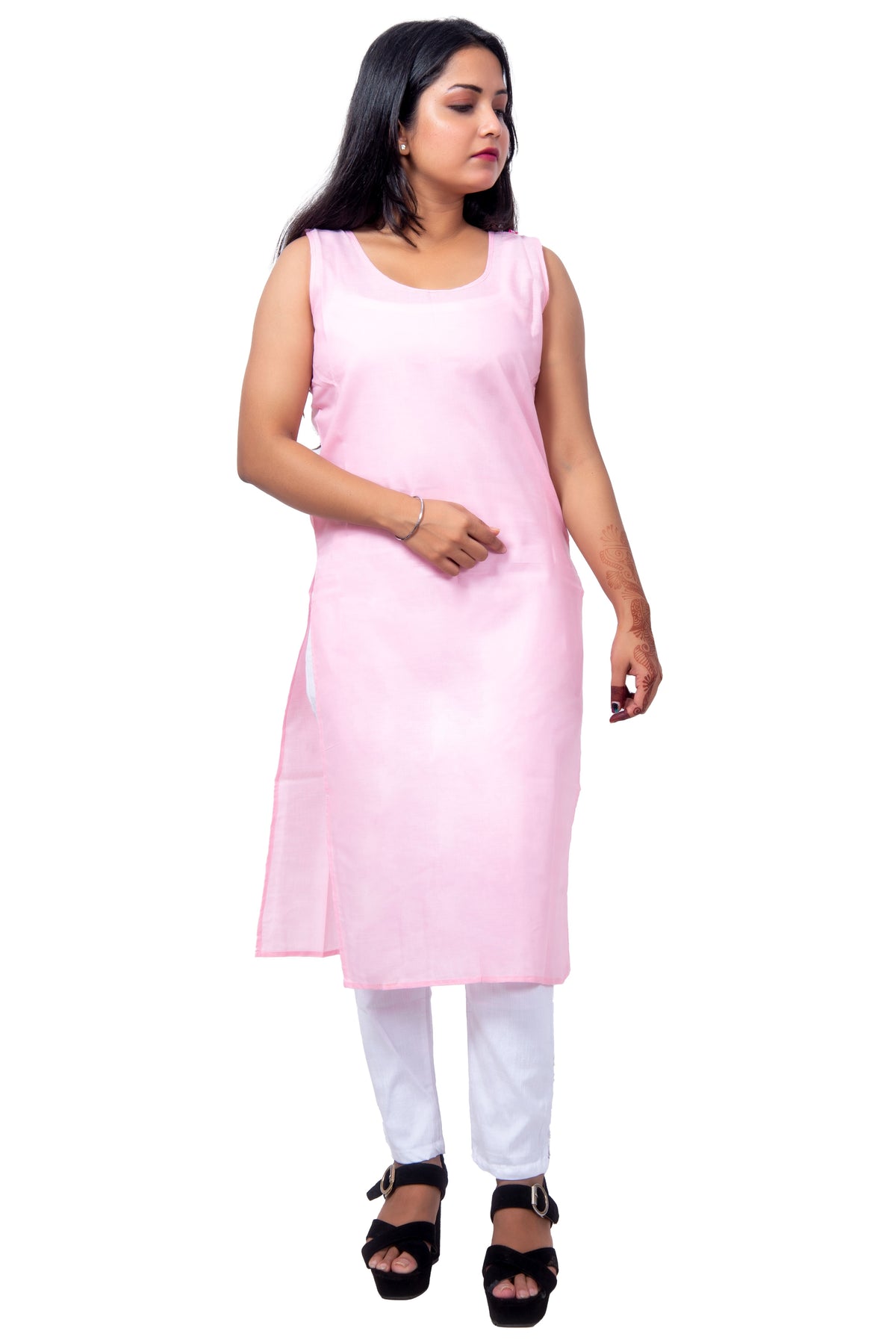 Front view of a baby-pink cotton inner for women. Comfortable inner for top.